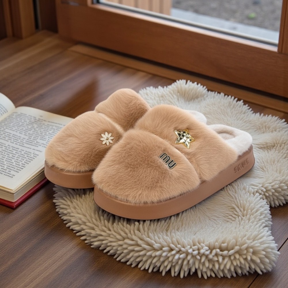 Woman Winter Slippers Pins Beige Woman Winter Slippers Pins Beige