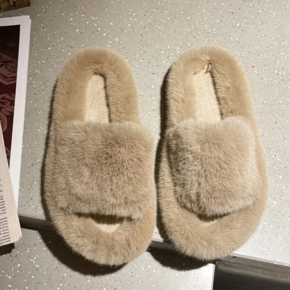 Woman Winter Slippers Faux Fur Beige