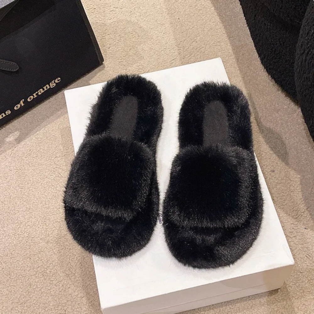 Woman Winter Slippers Faux Fur Black