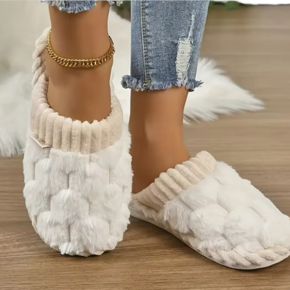 Woman Winter Slippers Fur Beige